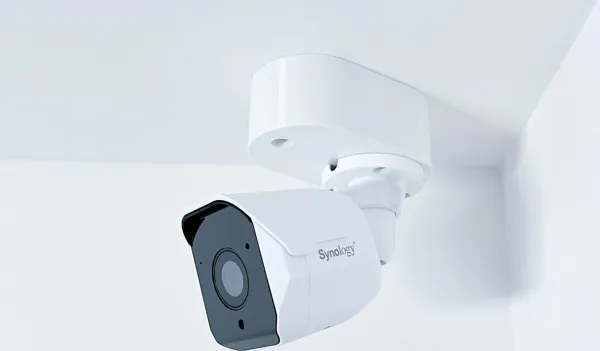 Synology D-SBC500-C - Držák pro kameru Synology BC500 na stěnu i strop