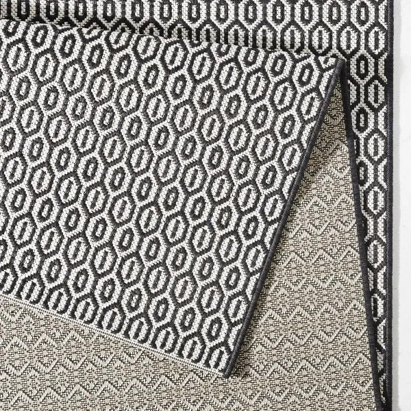 Kusový koberec Northrugs Meadow 102474 Black 80x150 cm
