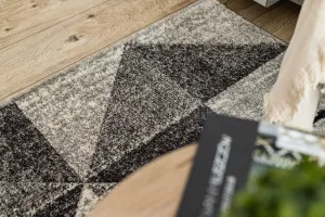Dywany Lusczow Kusový koberec FEEL Triangle sivý, veľkosť 280x370