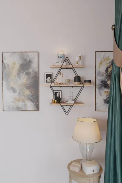 Hanah Home Nástenná polica Prizma smrek/čierna