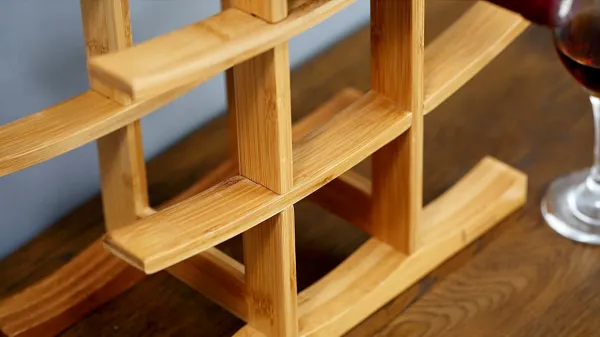 Tutumi Stojan na víno