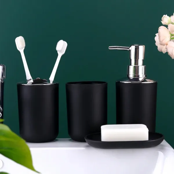 Sada 6 kúpeľňových doplnkov Flores black