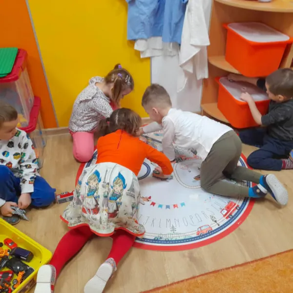 Detská podložka na hranie pre chlapcov s cestami a menom - Dopravné prostriedky