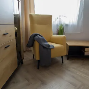 Ušiak kreslo SAMY Kondela Hnedá
