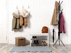 Podlahový stojan na oblečenie bundy na oblečenie
