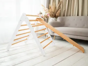 Woodisio Montessori Piklerovej triangel veľký PEDRO buk Farba: Farebný - modrý, Variant: Triangel