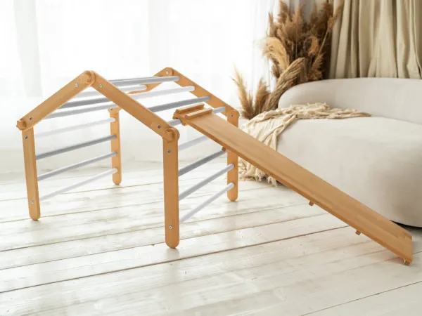 Woodisio Montessori Piklerovej triangel štvorramenný TITO buk Farba: Farebný - modrý, Variant: Triangel