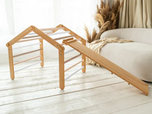 Woodisio Montessori Piklerovej triangel štvorramenný TITO buk Farba: Farebný - modrý, Variant: Triangel