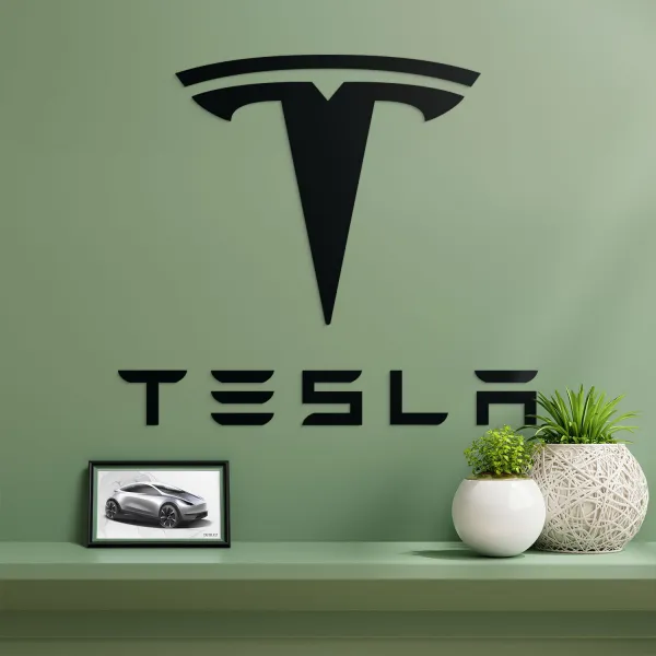 Drevený znak auta na stenu - Tesla