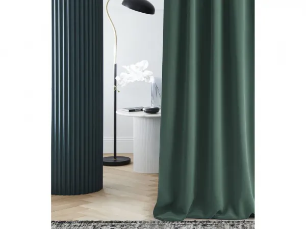 Elegantnýtmavozelenýzatemňujúcizávesnariasiacupásku140x280cm
