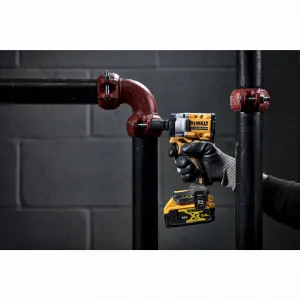 DeWALT DCF922N – AKU bezuhlíkový rázový uťahovač 18V, 406Nm, 1/2″ s poistnou guličkou, bez AKU a nabíjačky