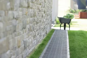 NABBI IAK401 plastové záhradné dlaždice (32 ks) 39,7x39,7 cm čierna