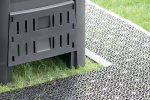 NABBI IAK401 plastové záhradné dlaždice (32 ks) 39,7x39,7 cm čierna