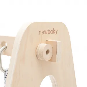 Edukačná drevená hrazdička s hračkami New Baby