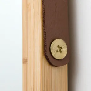 Závesné zrkadlo s bambusovým rámom Lemi 3, 43 x 1,5x 76 cm
