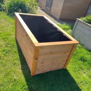 Vyvýšený záhon s lazurovou úpravou 156 × 70 × 85 cm, česká