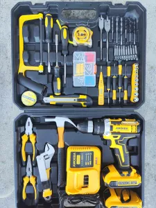 AMOEBA 94 dielny Kompletne vybavený kufrík s vrtačkou + príklep 10mm skľučovadlo. Nie je kompatibilná s batériou MAKITA 18V