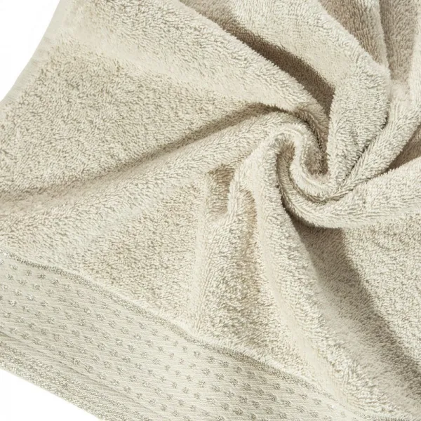 OsuškavbéžovejfarbeslemomzvýraznenýmbodkamialeskloulurexovouniťouŠírka:50cm|Dĺžka:90cm