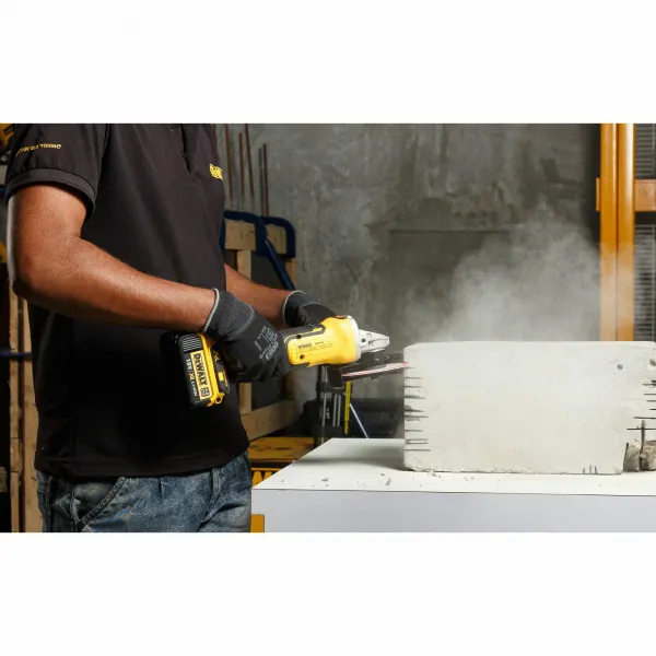 DEWALT DCG405P3 Brúska uhlová 125mm 18V 1000W 3x5,0Ah bezuhlíková