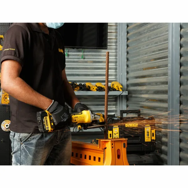 DEWALT DCG405P3 Brúska uhlová 125mm 18V 1000W 3x5,0Ah bezuhlíková