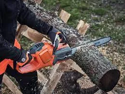 Akumulátorová píla Husqvarna 240i​