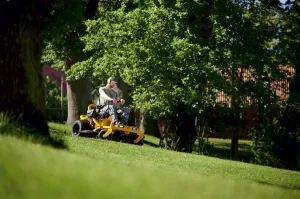 Záhradný traktor Cub Cadet XZ5 L127