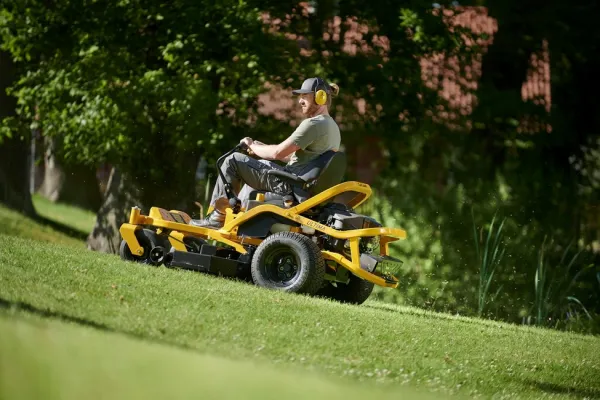 Záhradný traktor Cub Cadet XZ5 L127