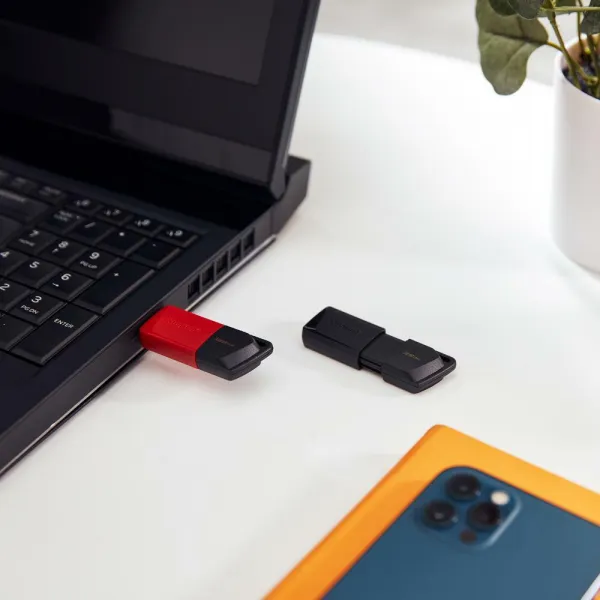 Kingston Flash Disk 128GB USB3.2 Gen 1 DataTraveler Exodia M (Black + Red)