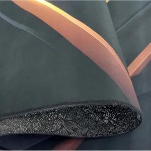 ČiernykoberecsozlatýmvzoromŠírka:60cm|Dĺžka:100cm51067_105231