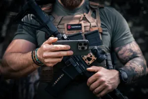 Tactical MagForce Aramid Kryt pre iPhone 16 Pro, Červený