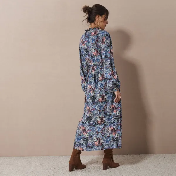 Dlhé šaty so stojačikom a potlačou kvetín