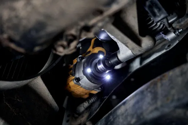 DeWALT DCF922N – AKU bezuhlíkový rázový uťahovač 18V, 406Nm, 1/2″ s poistnou guličkou, bez AKU a nabíjačky