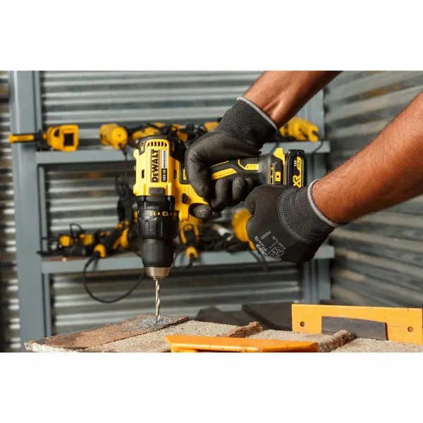 DEWALT DCD777S2T Skrutkovač/Vŕtačka 18V 2x1,5Ah bezuhlíková