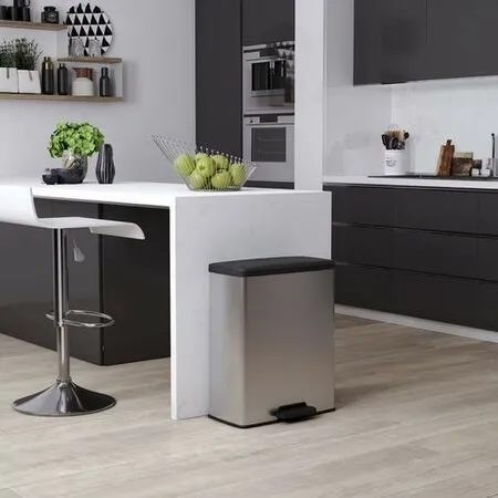 Curver Pedálový kôš Deco obdĺžnikový 65 l strieborný
