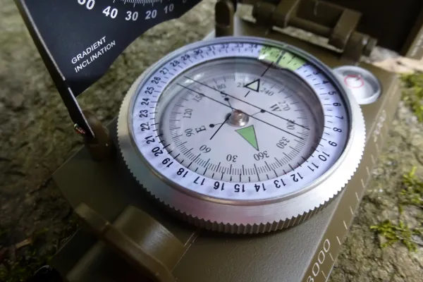 Kompas MFH 34063 Taliansky - kovový