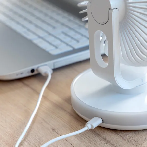 InnovaGoods Stolní ventilátor FanLed s USB nabíjením a LED diodami