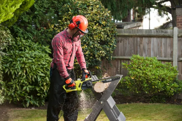 RYOBI 2300 W Reťazová píla 40 cm RCS2340B