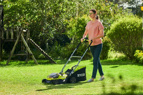 AKU kosačka na trávu RYOBI RY18LM37A-240 RY5133004798