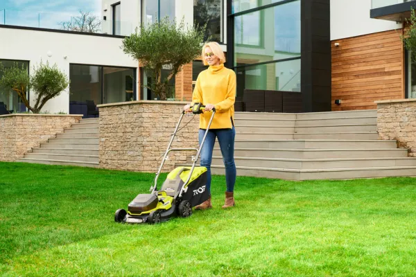 AKU kosačka na trávu RYOBI RY18LM37A-240 RY5133004798
