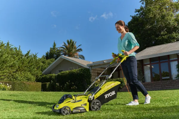 Elektrická kosačka RYOBI RLM18E40H, 1800 W RY5133002347