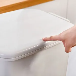 Recyklačný kontajner 42L krém Nardan