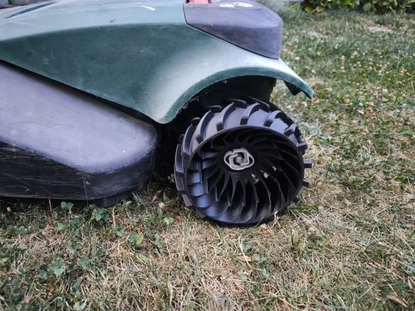 Široké kolesá pre Robomow RS, Cub Cadet XR, Wolf Garten RoboScooter