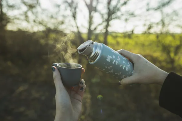 Zopa termoska so silikónovým držiakom 400 ml Mountains