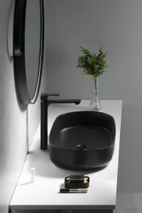 ISVEA - INFINITY OVAL keramické umývadlo na dosku, 55x36cm, matna čierna 10NF65055-2N