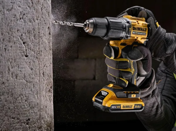 DEWALT DCD100YD2T aku skrutkovač s príklepom , 18V XR 2x2,0Ah bezuhlíková