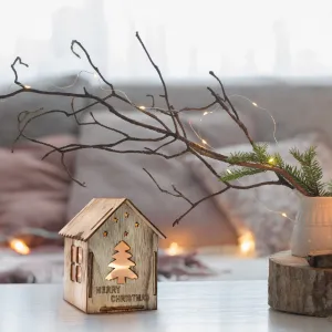 DecoKing LED svetelná chalúpka FURO so stromčekom drevená
