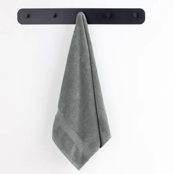 Bavlnený uterák DecoKing Marina strieborný, veľkosť 50x100