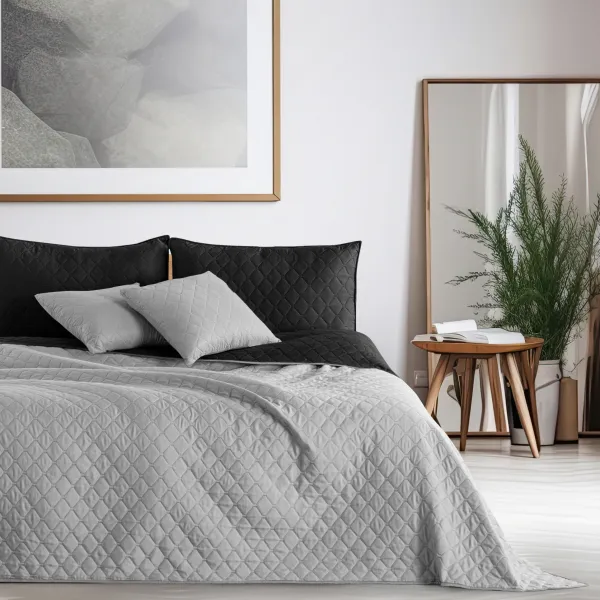 Obojstranný prehoz z mikrovlákna DecoKing Bella strieborno-čierny, veľkosť 170x270