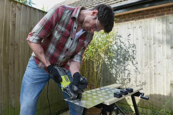 RYOBI 800 W Uhlová brúska 125 mm RAG800-125S