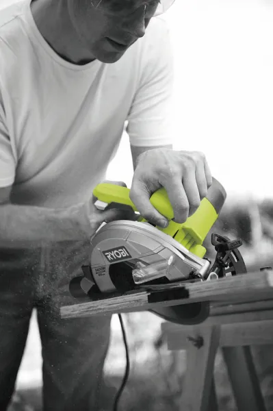 Okružná píla s laserom RYOBI RCS1400-G + puzdro RY5133002778